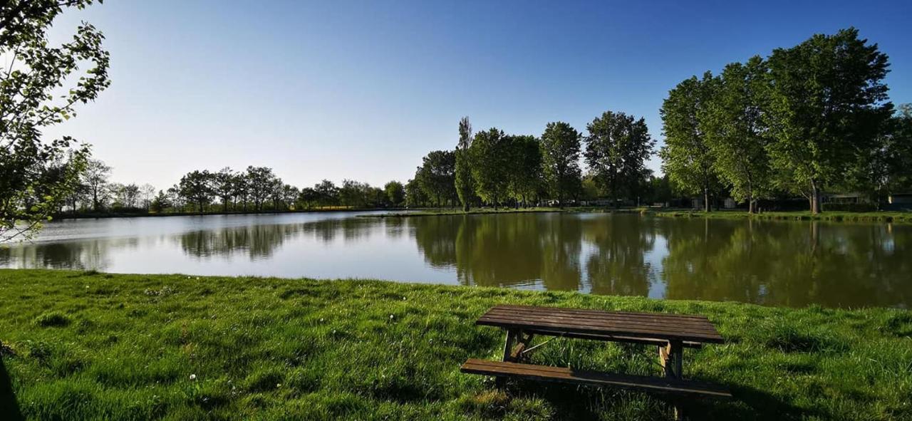 L'Oasis Des Dombes Hotel Ambérieux-en-Dombes Eksteriør billede