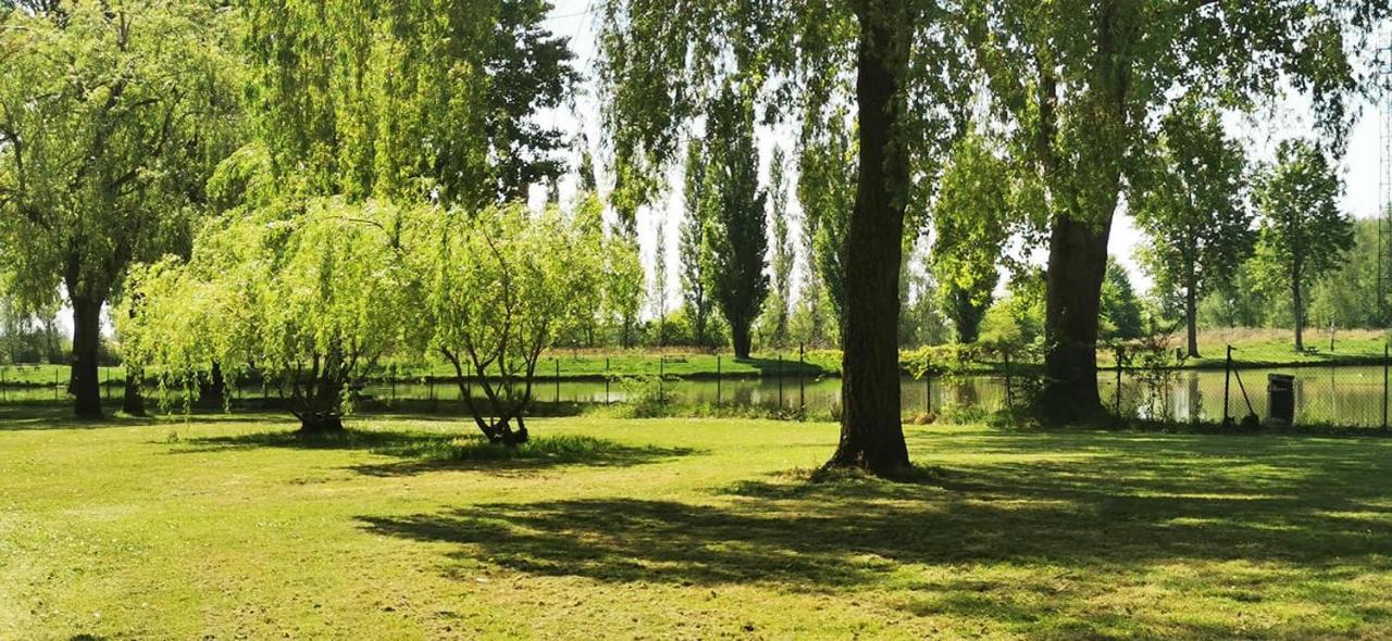 L'Oasis Des Dombes Hotel Ambérieux-en-Dombes Eksteriør billede