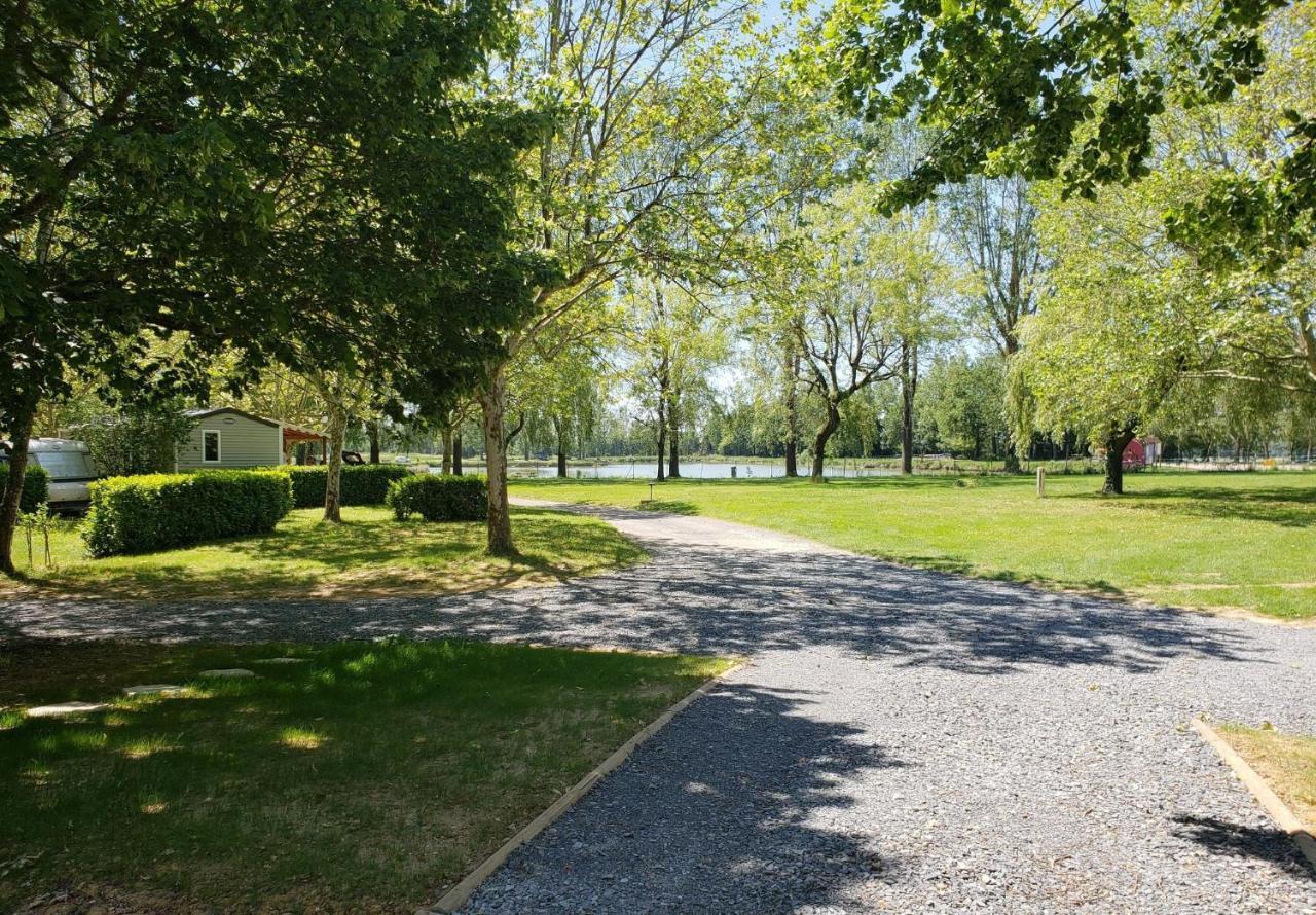 L'Oasis Des Dombes Hotel Ambérieux-en-Dombes Eksteriør billede